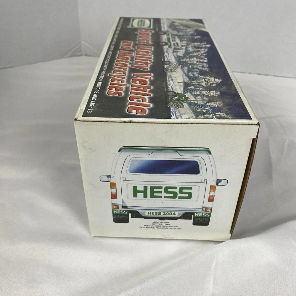 2004 Hess SUV Sport Utility Vehicle 2 Motorcycles Complete Untested w Box